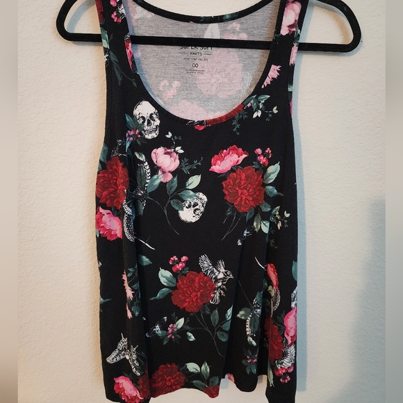 Torrid Super Soft fabric skull/floral tank size 00/Large - Picture 7 of 7